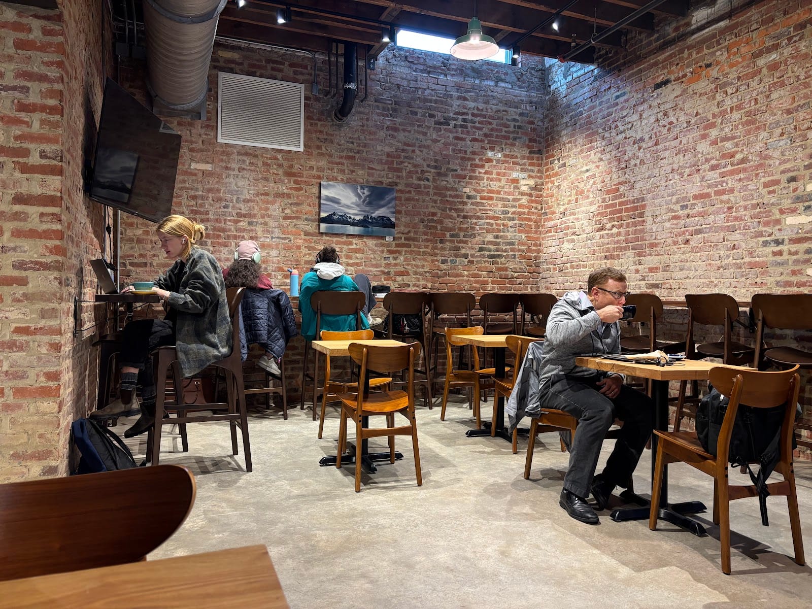 Yonderlust Cafe