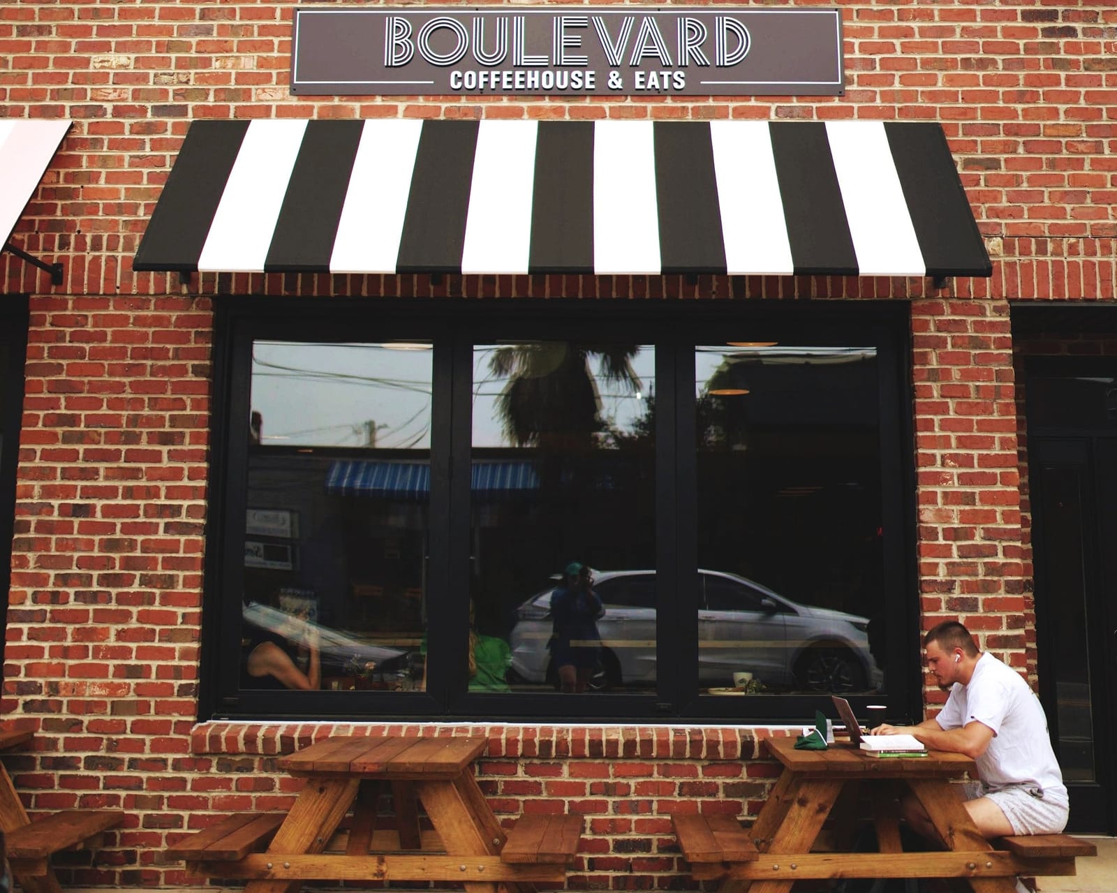 Boulevard West