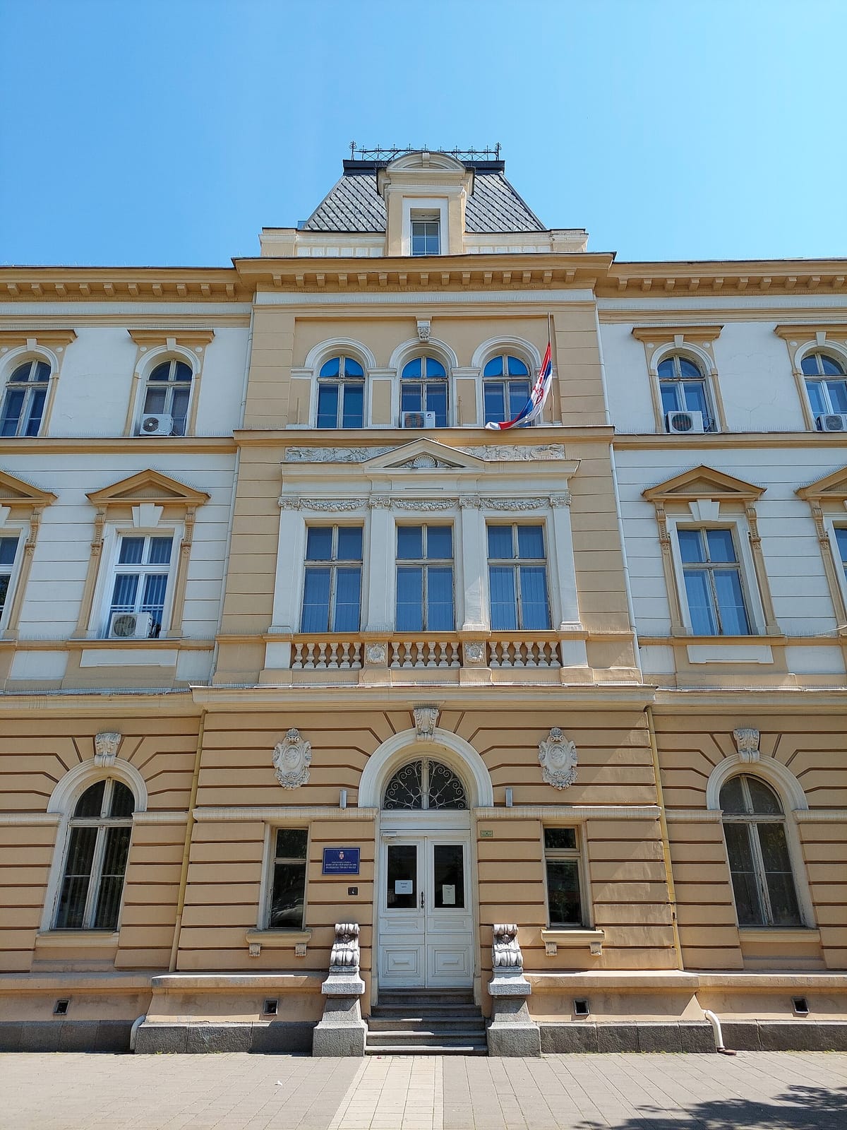 Central photo 3