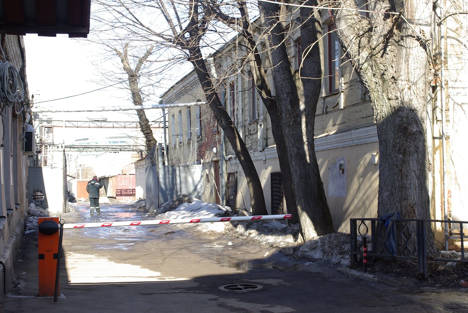 Uglewood photo 2