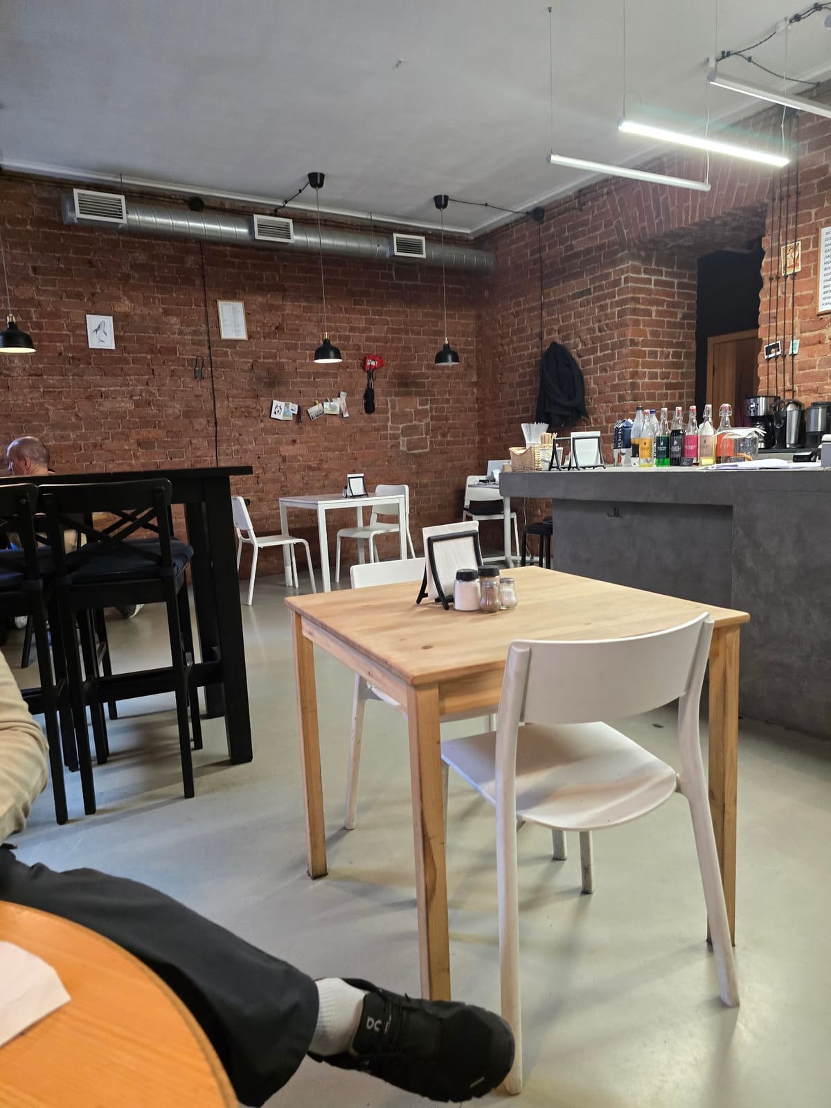 Entry Coffeeshop & Wine
