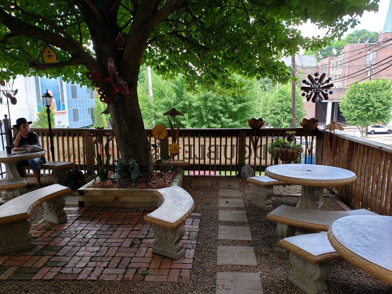Double D's Coffee & Desserts