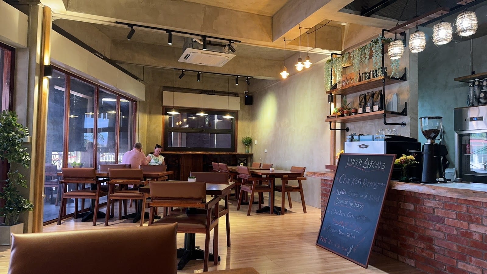 Cozy Cove Café