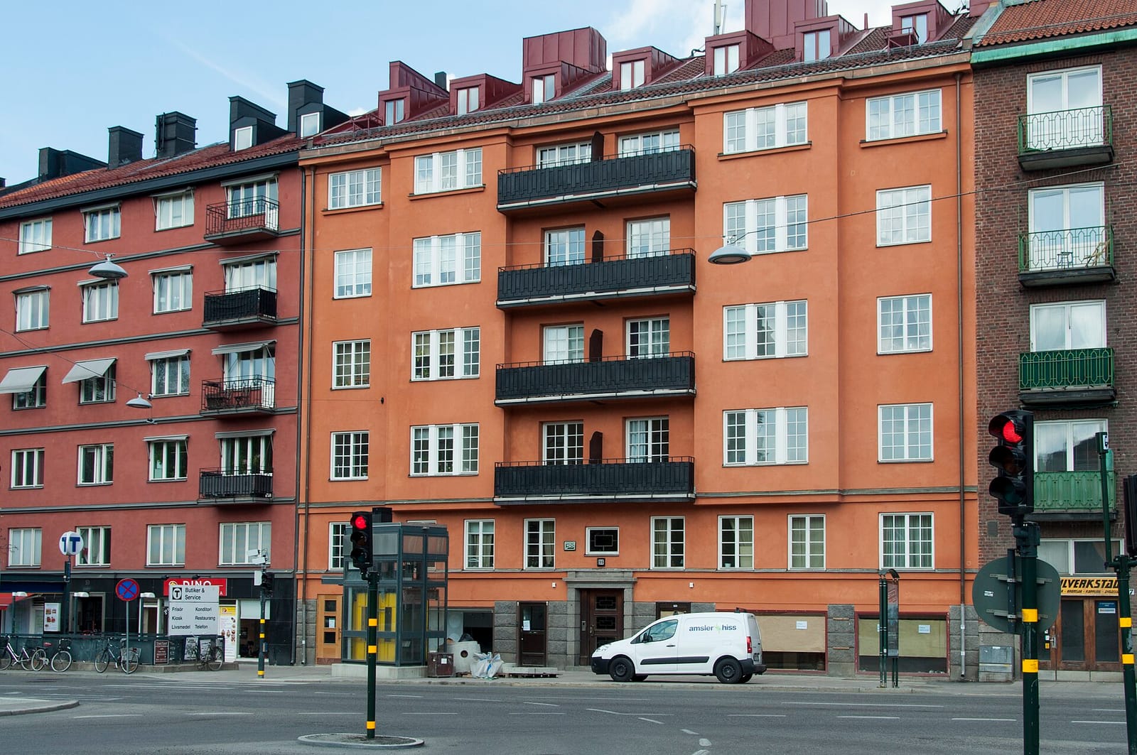 Two fat ladies in Stockholm photo 2