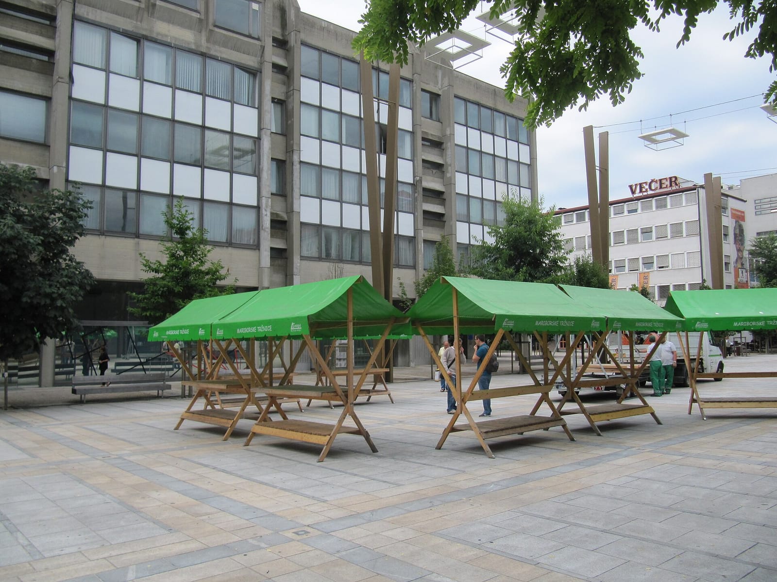 Ups cafe photo 3