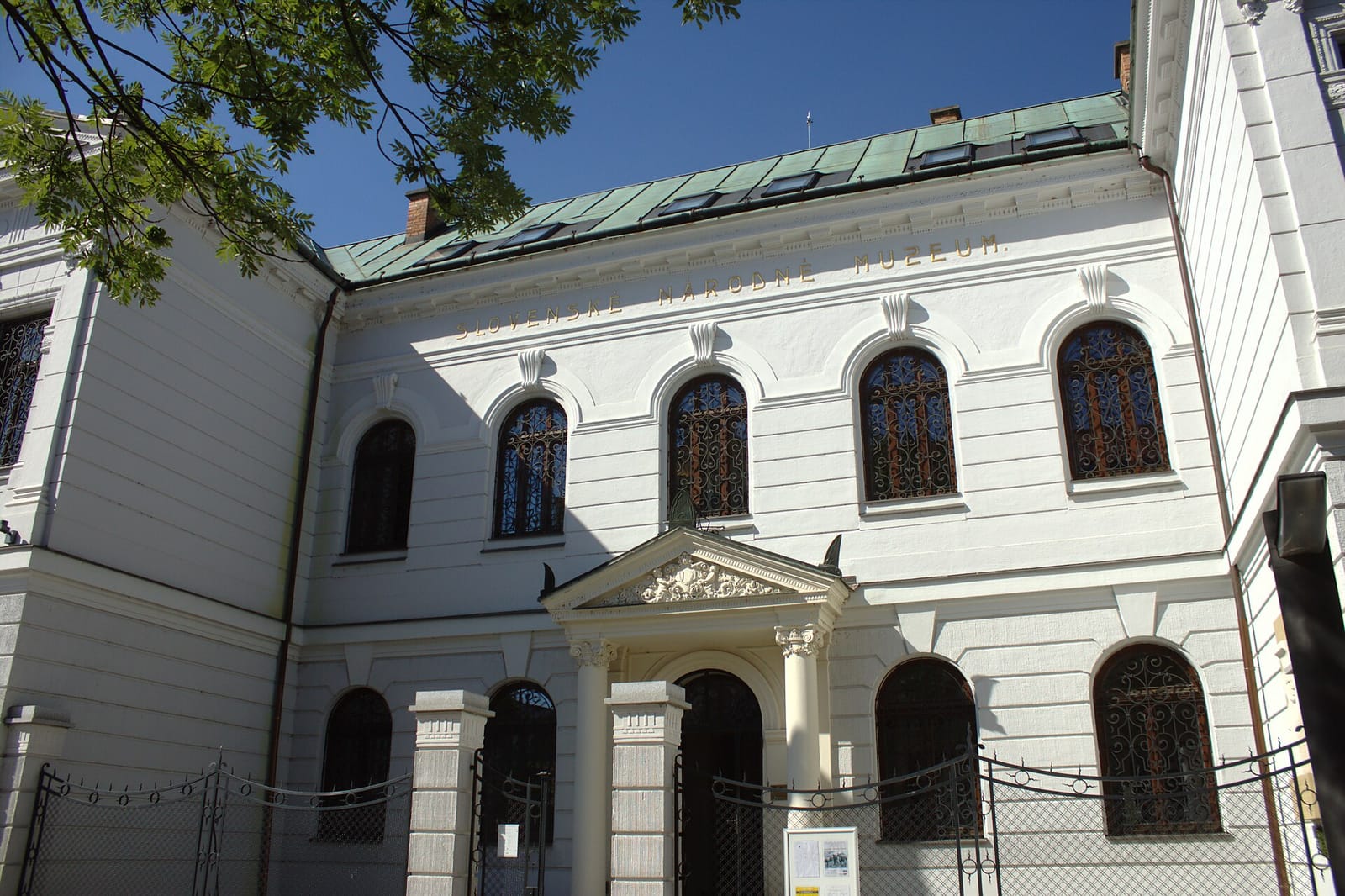 Metropola