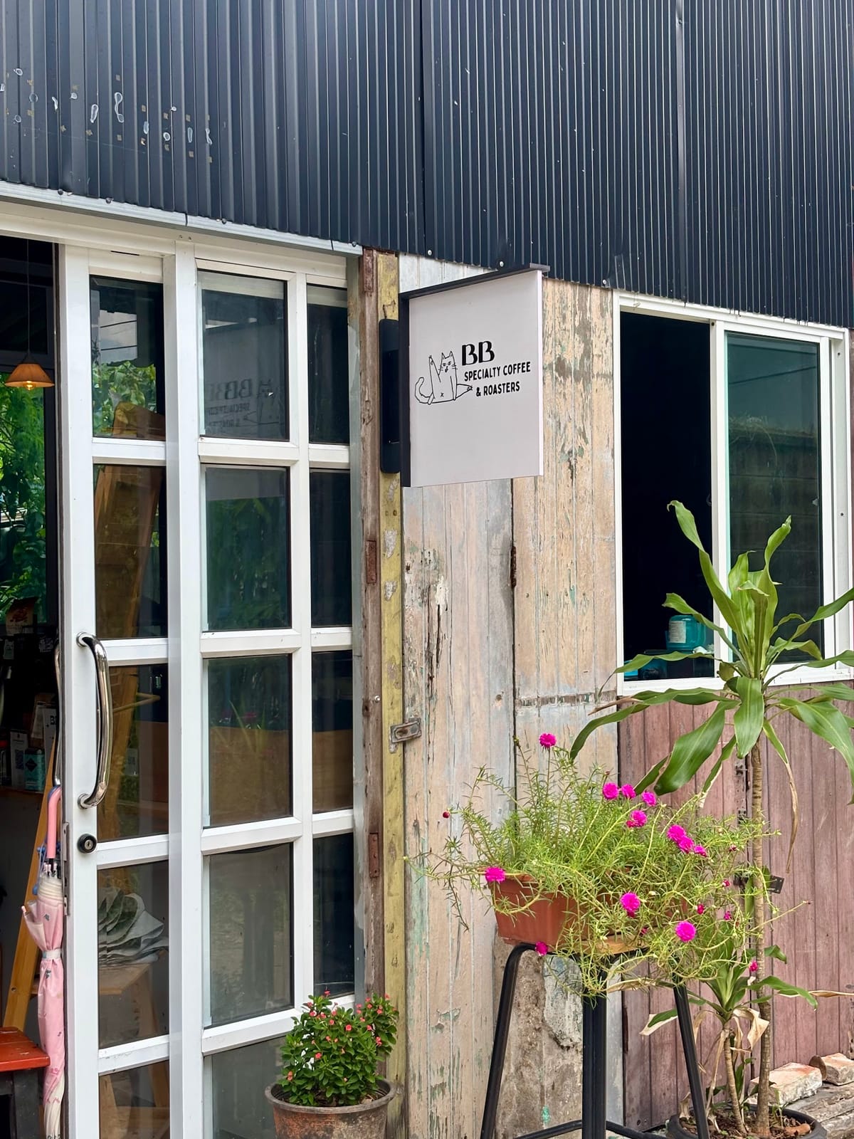 BB specialty coffee & brunch