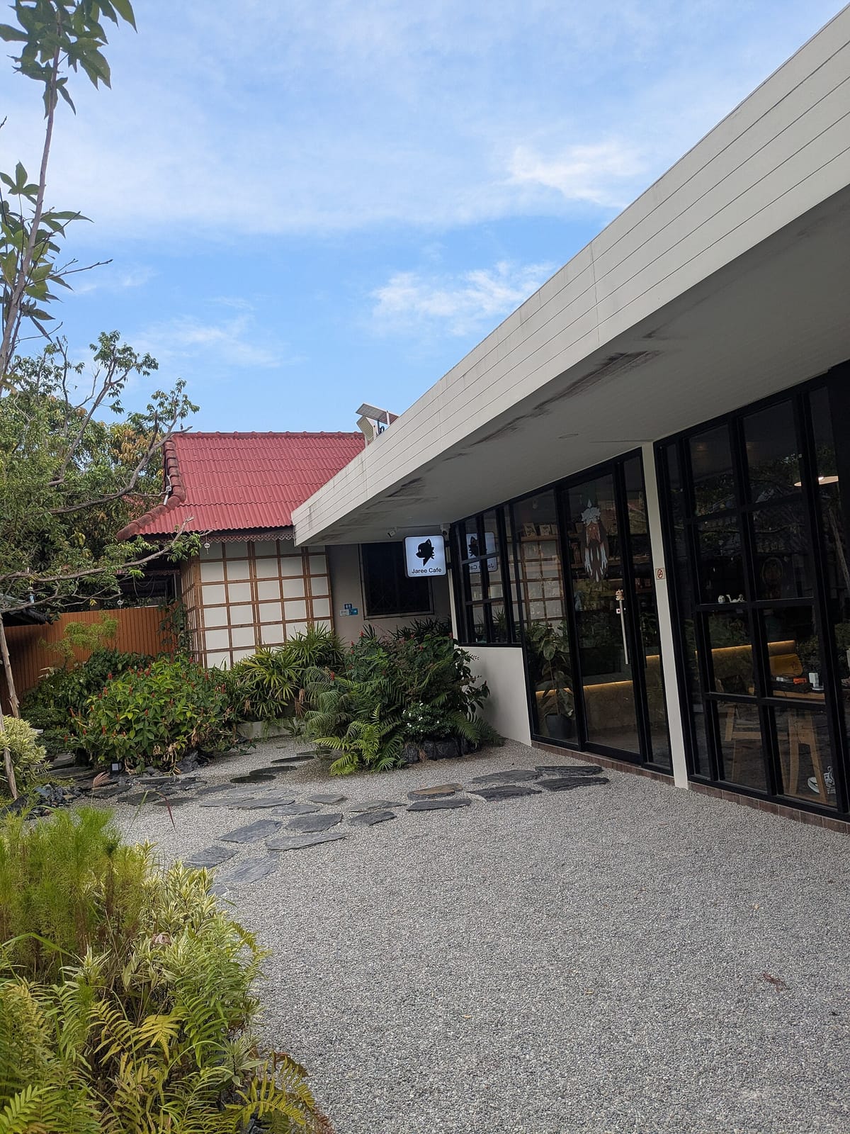 Jaree Cafe