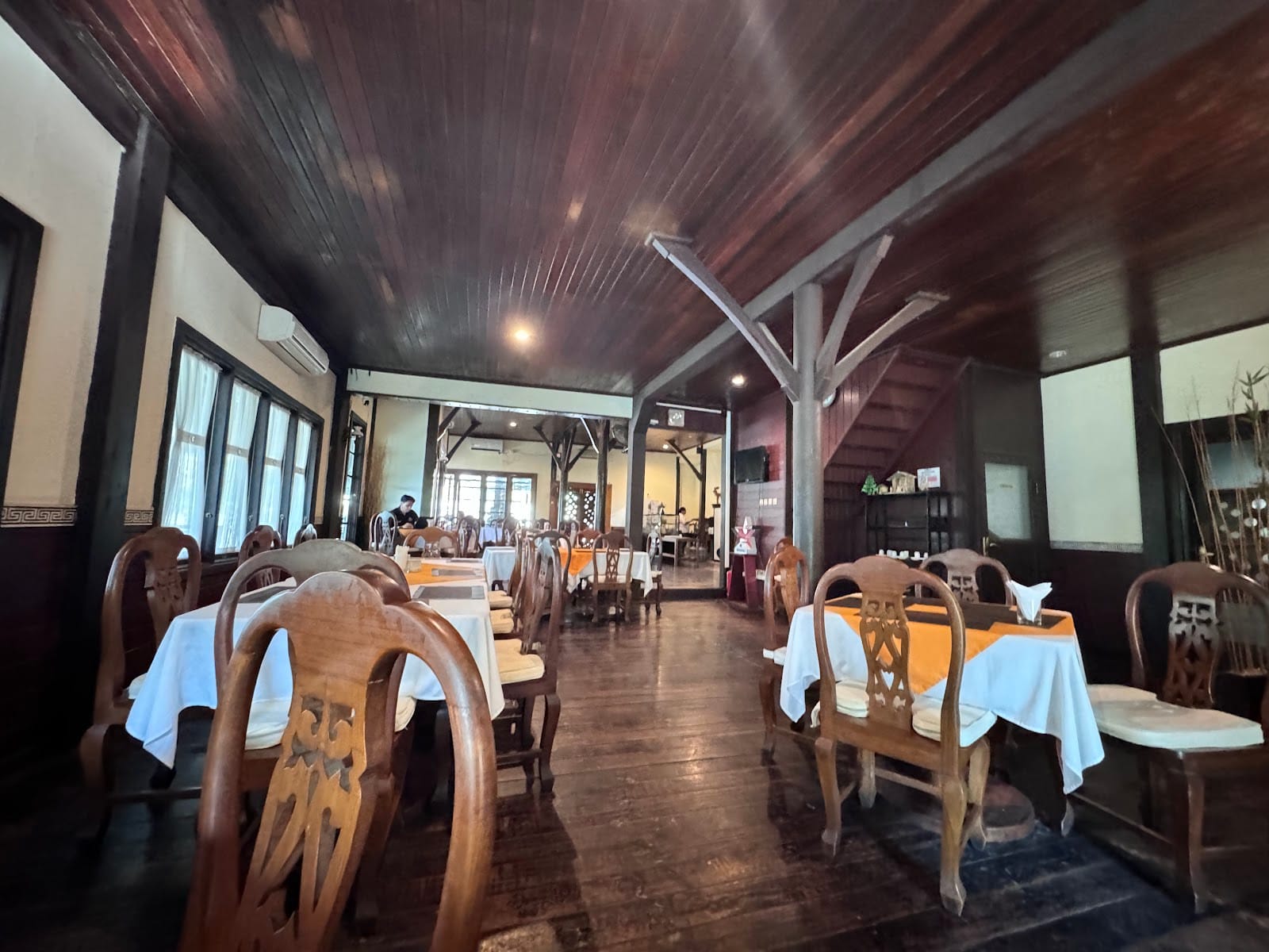 Aru Bakery Cafe & Internet