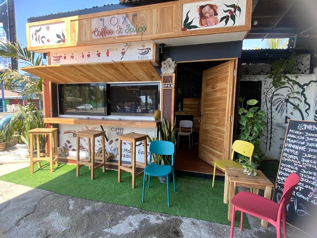 Loxi Cafe and Juice