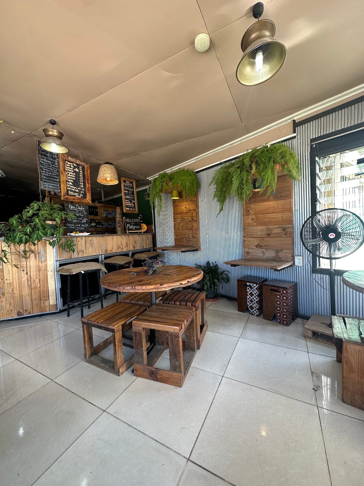 Moli Green Cafe