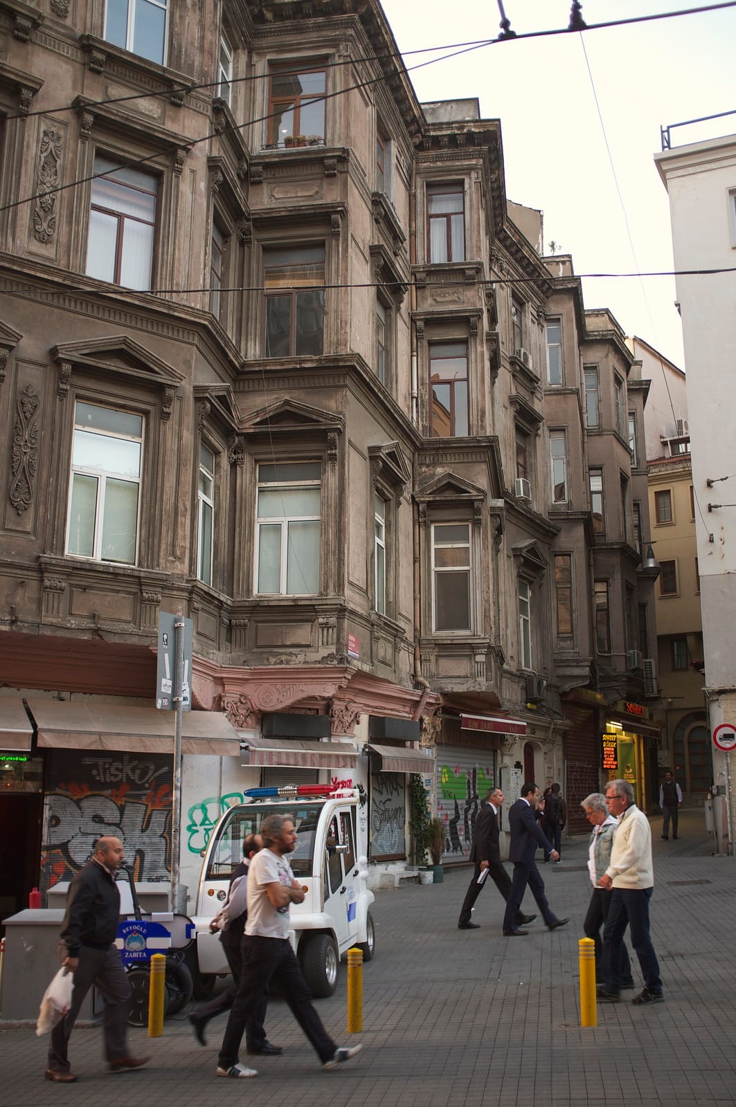 Amelie Galata photo 4