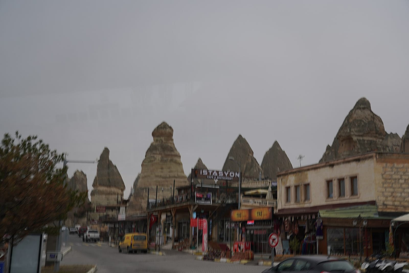 Piri ZARA Tours & Travel Coffee Shop