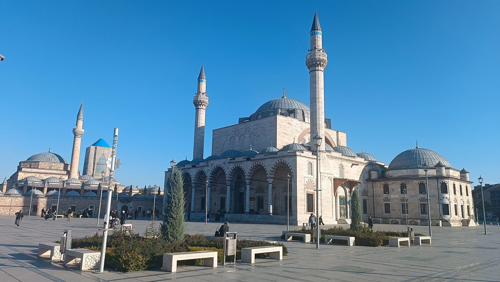 Kırkikindi Pastane Türbe Önü photo 2
