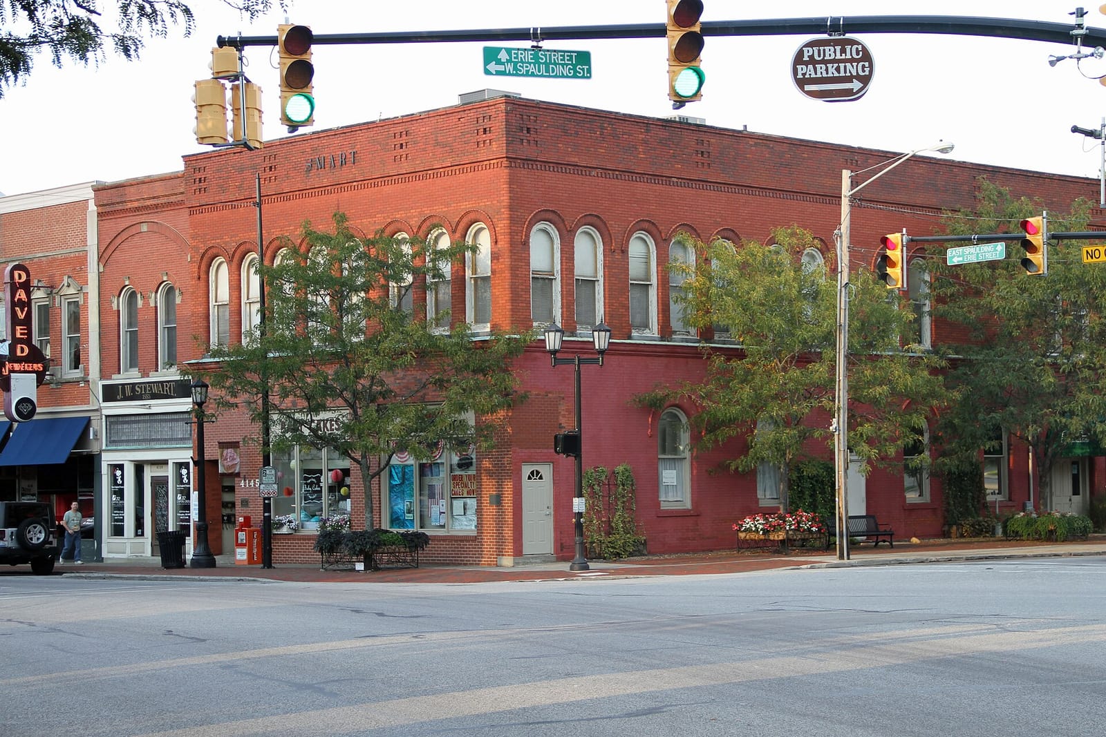 Fiona's Coffee Bar & Bakery