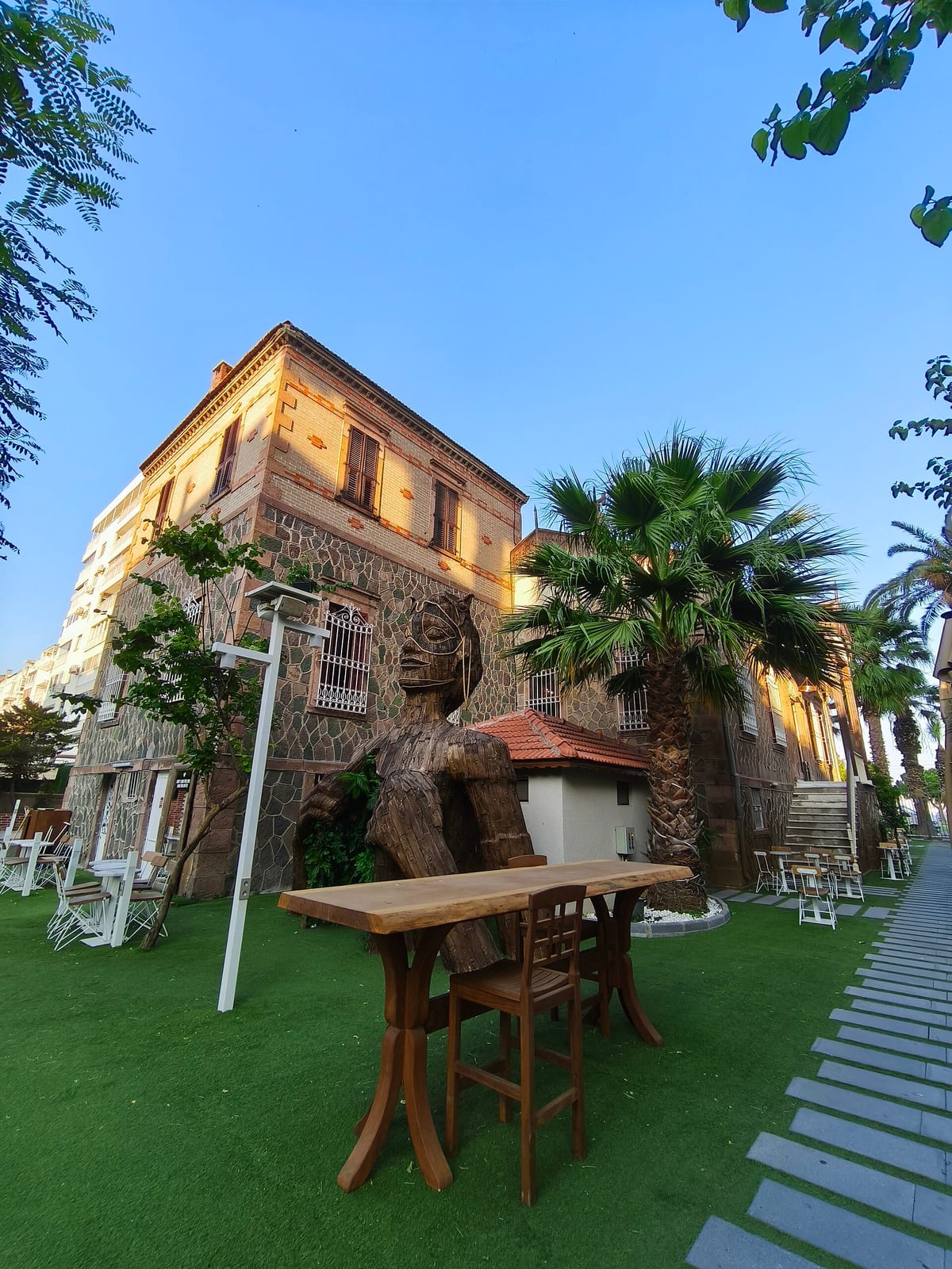 Hyra's Coffee & Bakery photo 3