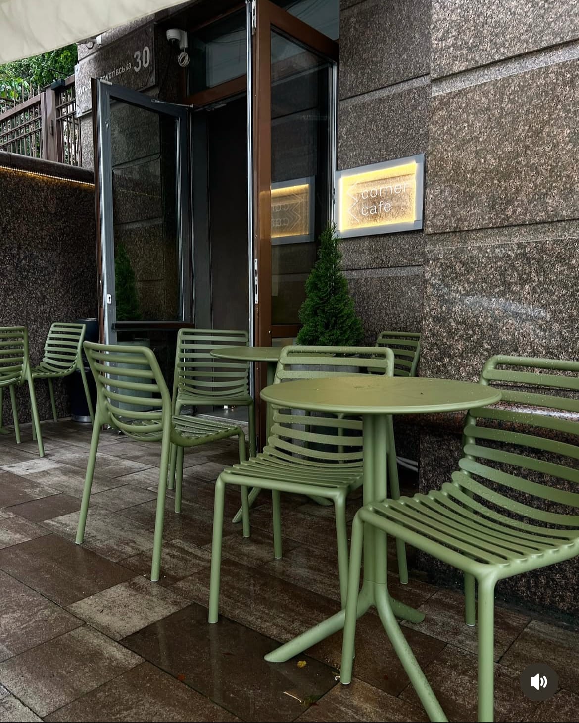 Corner cafe
