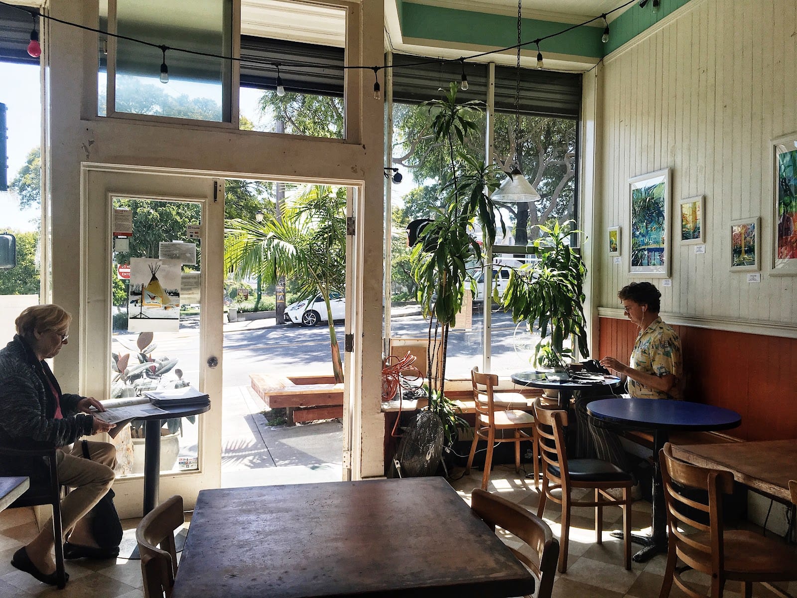 Charlie's Cafe
