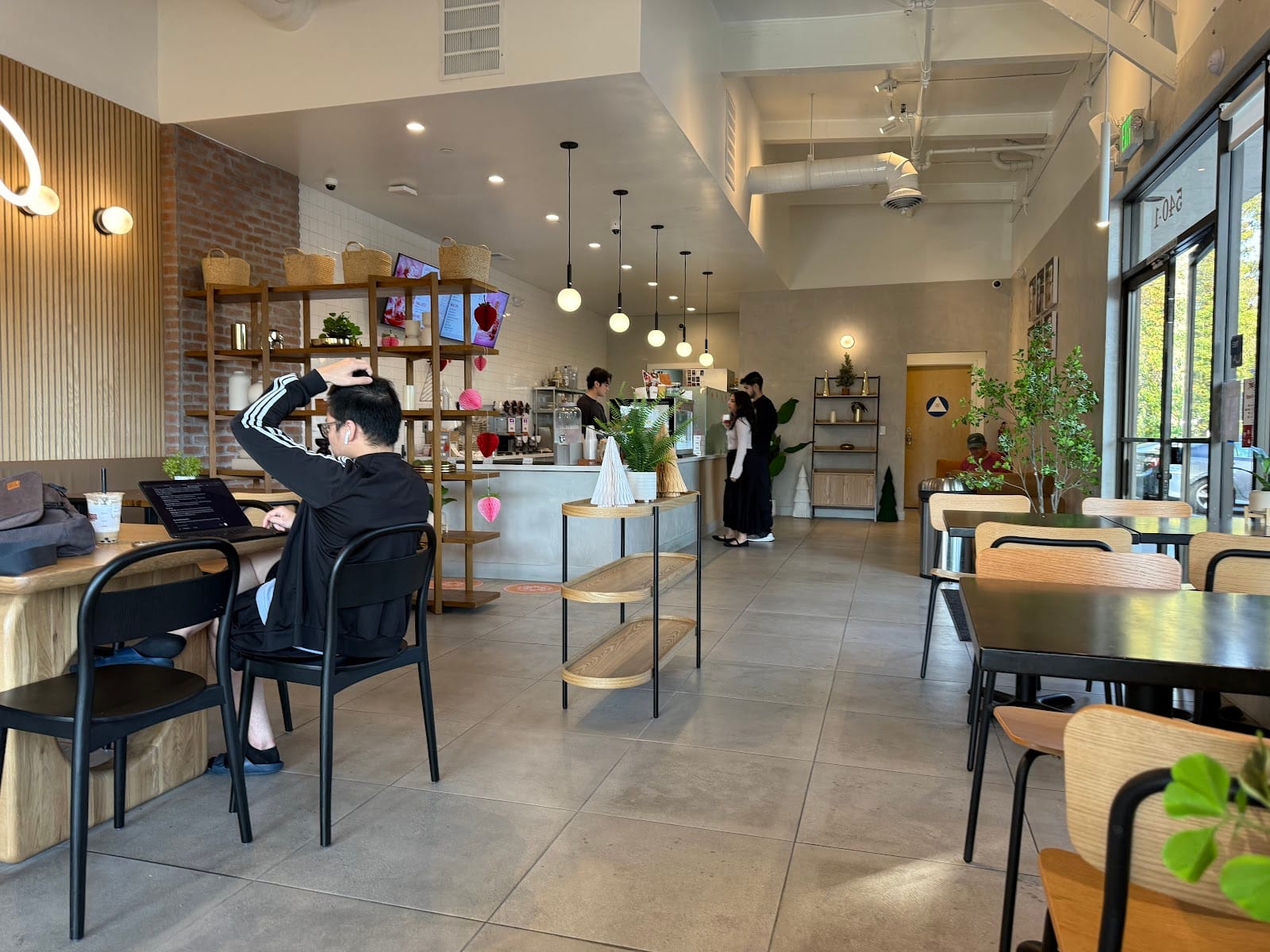 7 Leaves Cafe