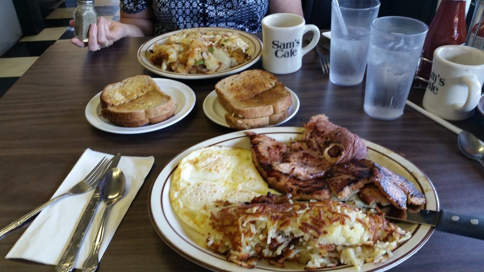 Sam's Cafe