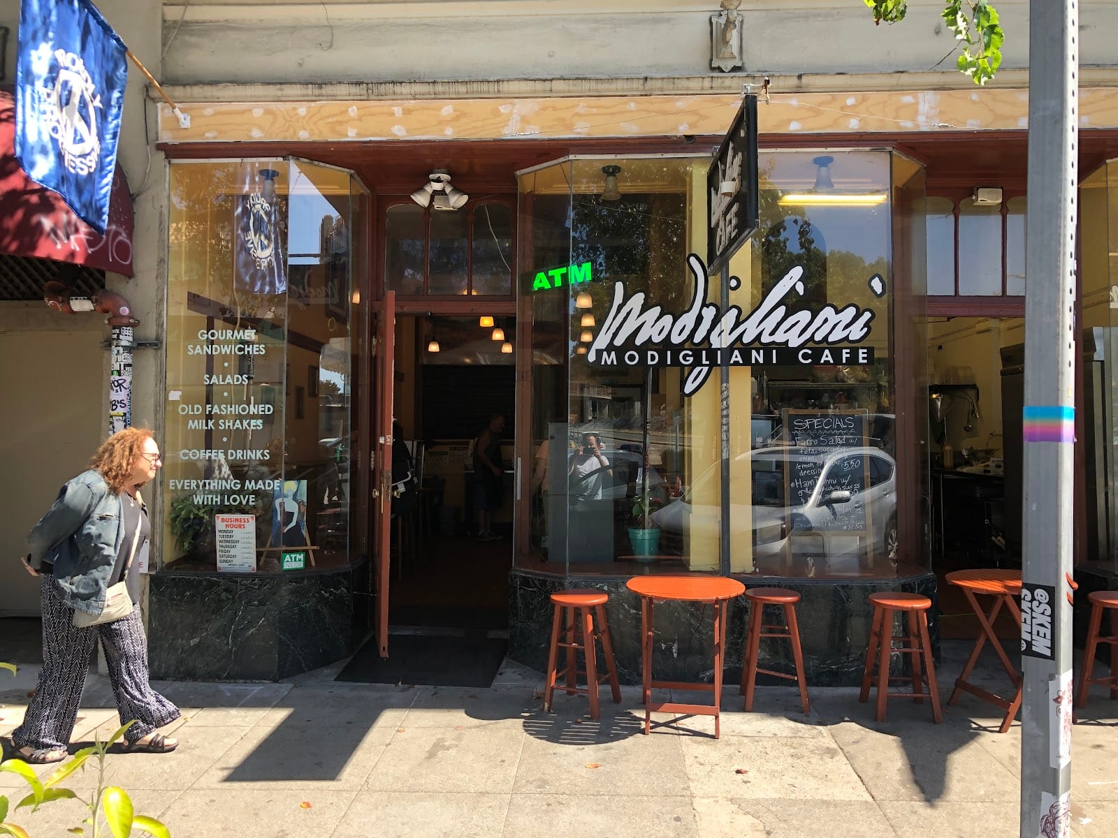 Modigliani Cafe