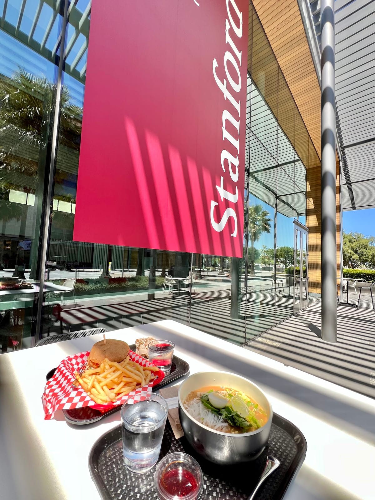 Cardinal Café
