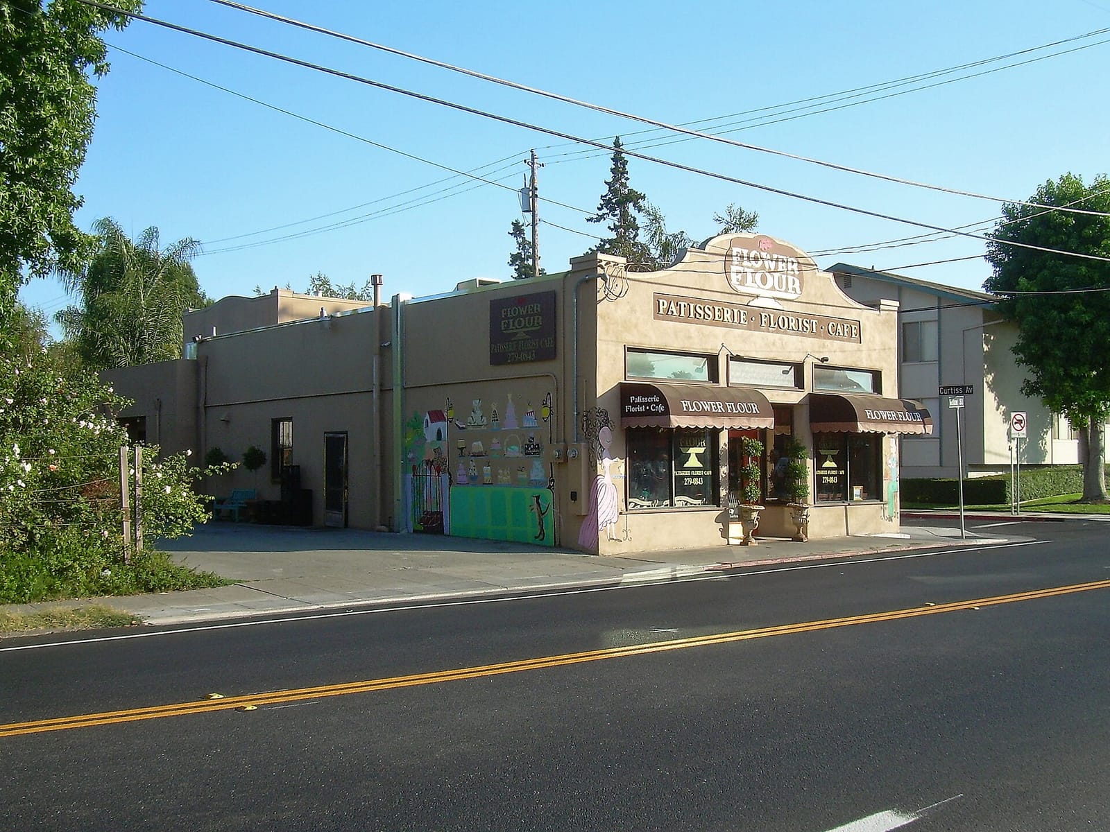 Paris Avenue photo 2