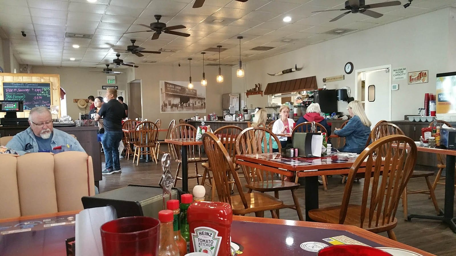 Sandy's Country Junction