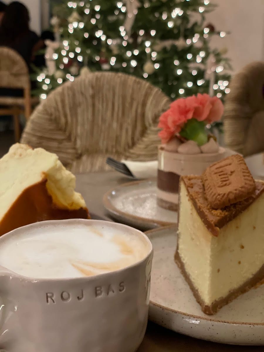 HINAR Dessert Bar & Cafe photo 8