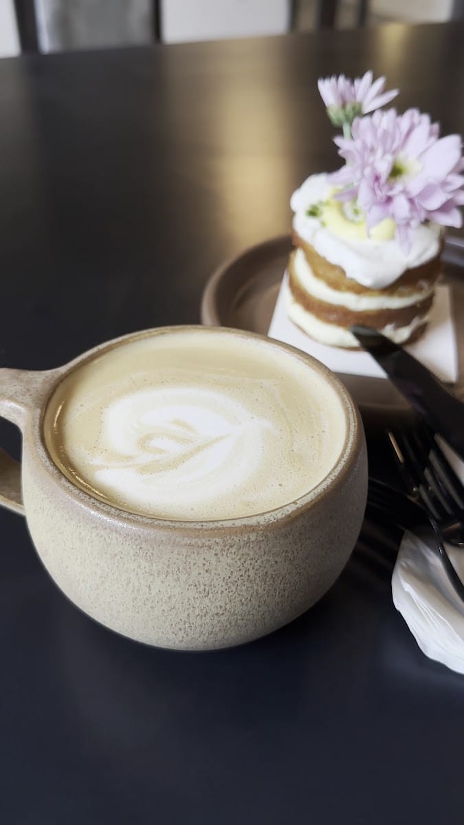 HINAR Dessert Bar & Café photo 3
