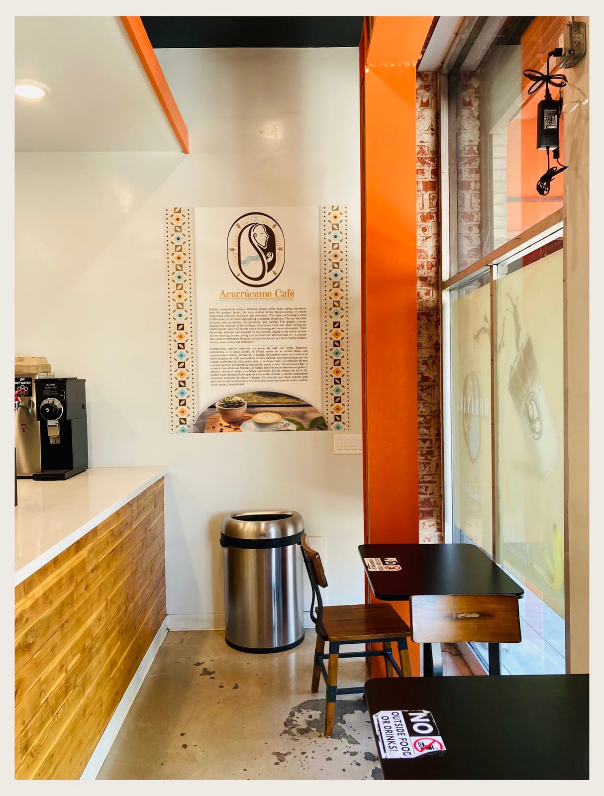 Acurrúcame Café