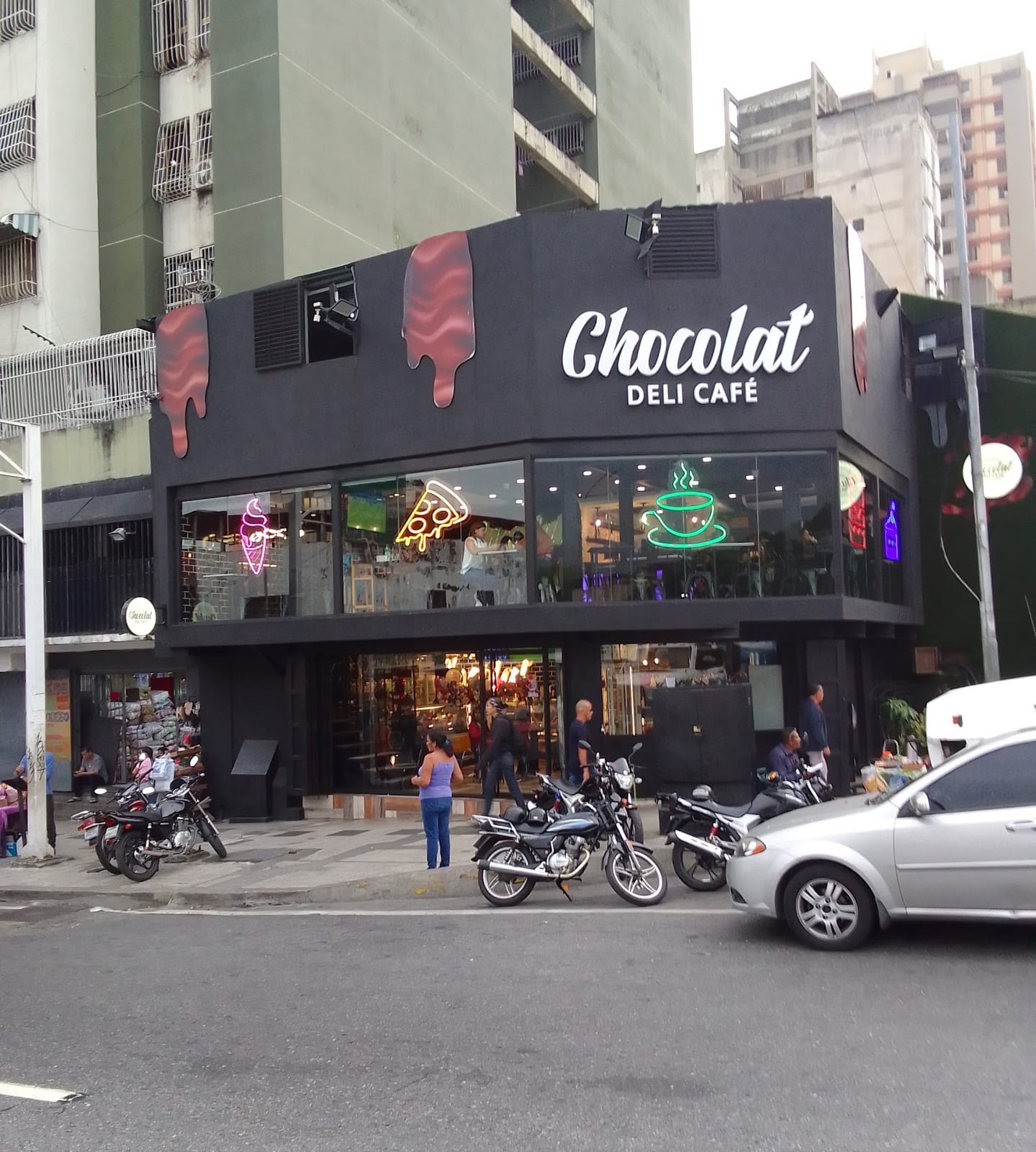 Chocolat Deli Cafe