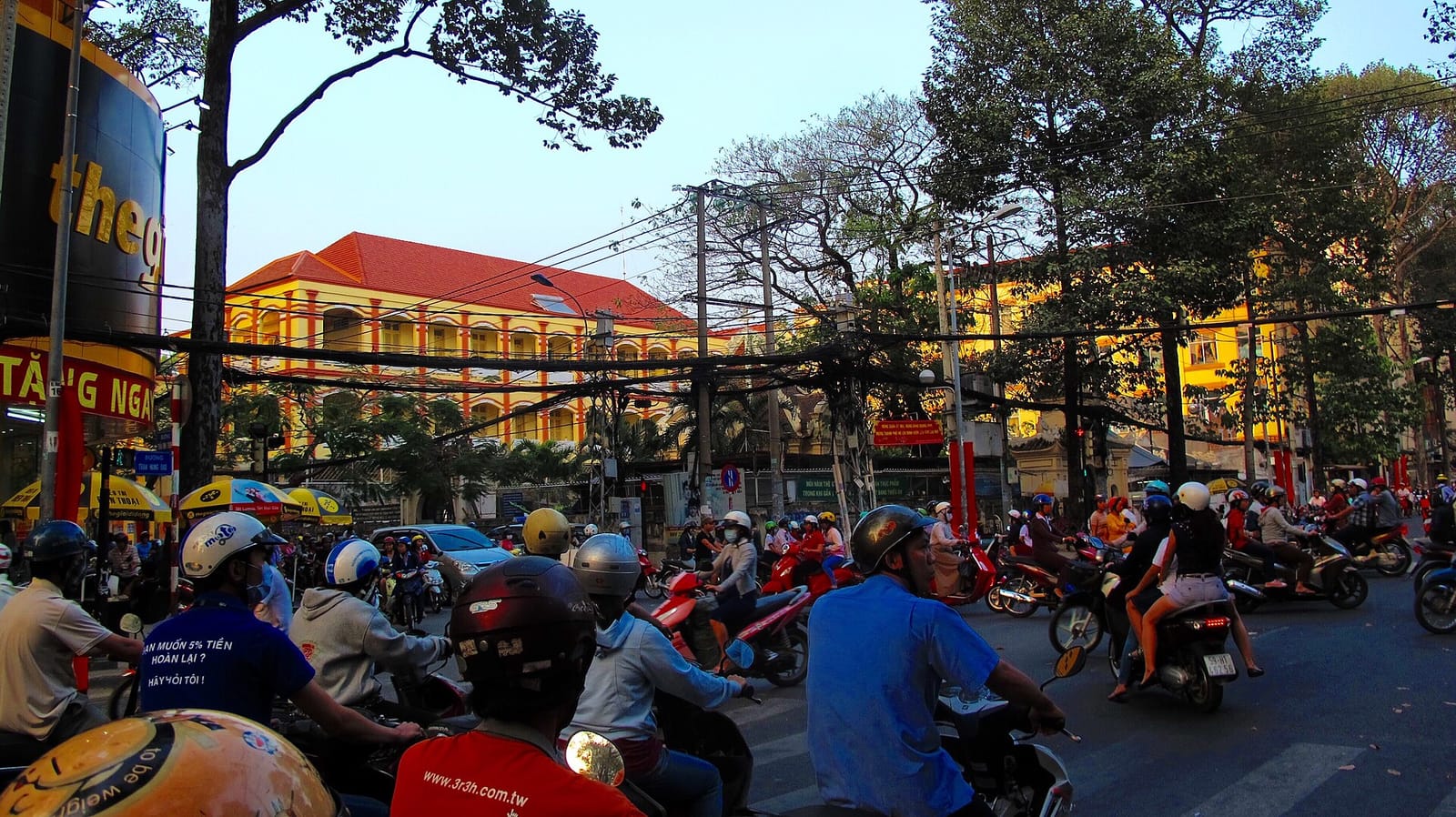 Cà Phê Three O’clock