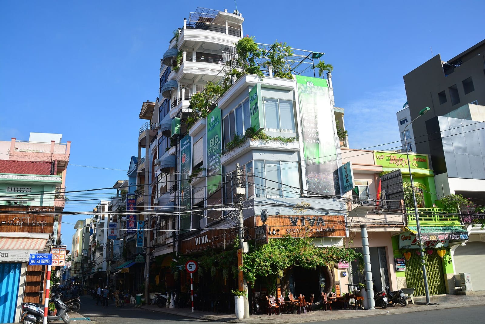 The English Cafe photo 3