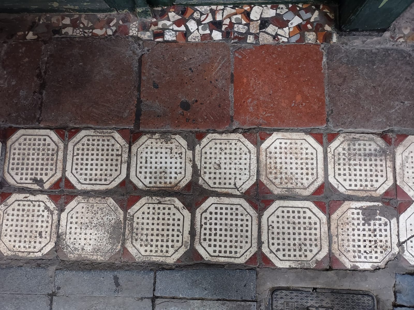 Hidden Alley photo 3