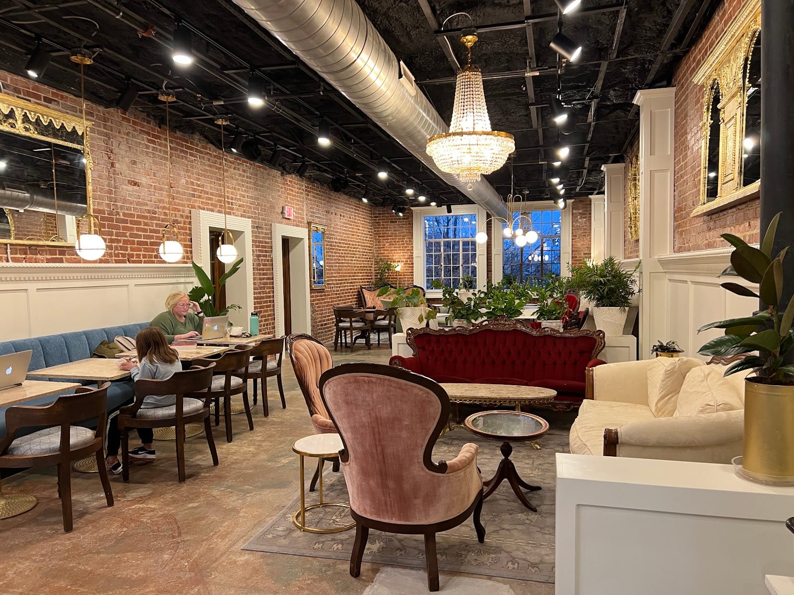 Perets Dessert & Coffee Bar