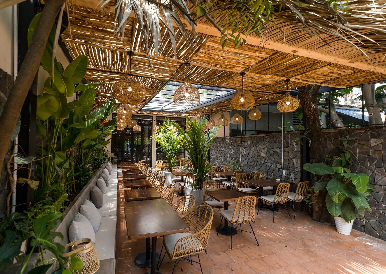 Danasol - Eatery Cafe Workspace