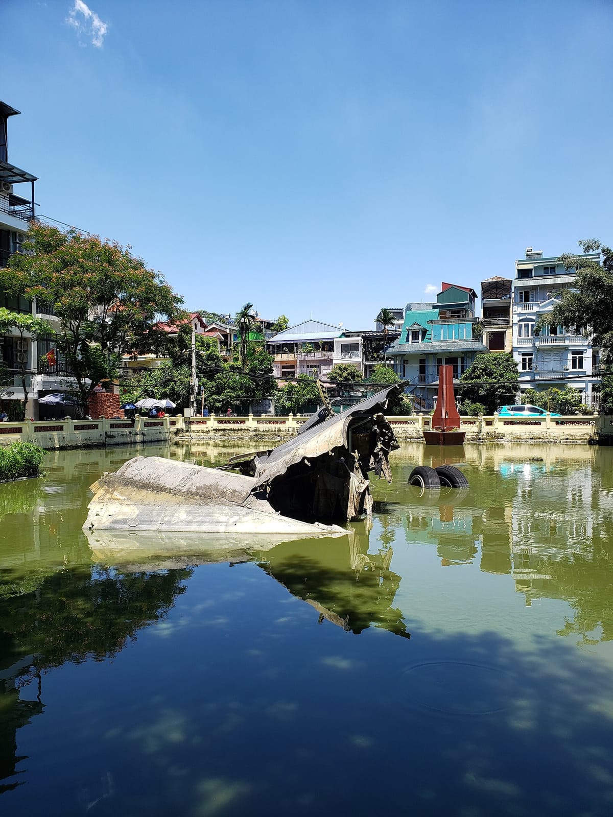 Quán Lạ