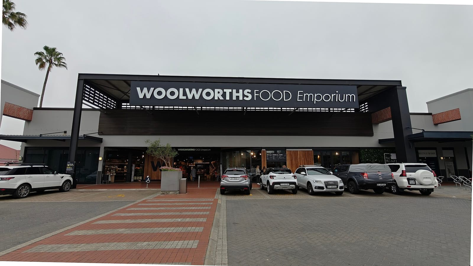 Woolworths Cafe Village Square