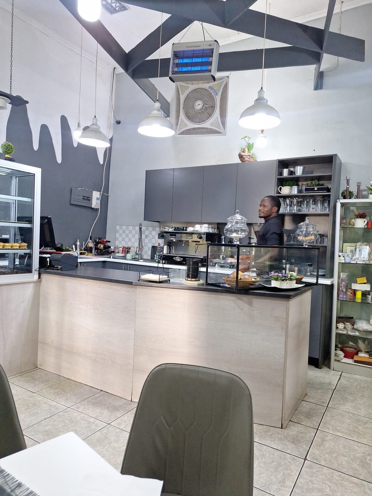 Blooms & Blossoms Cafe