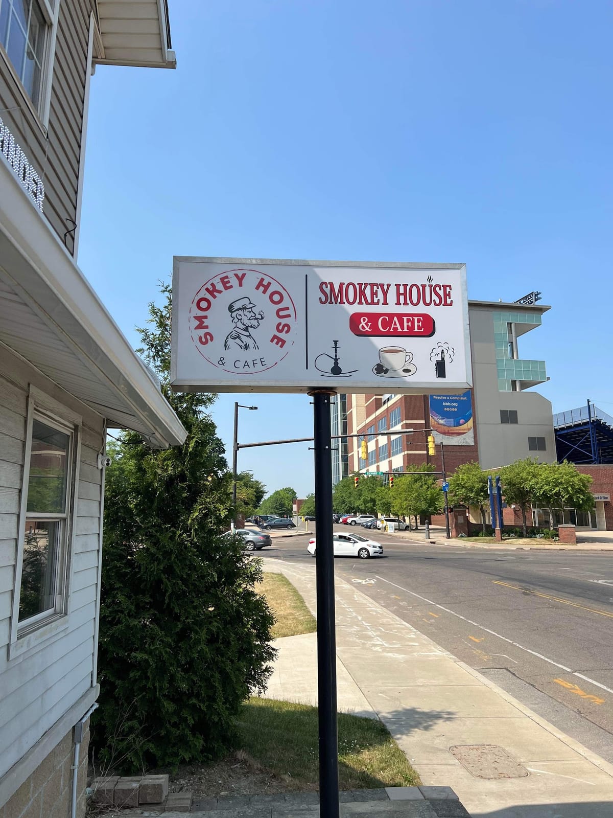 Smokey house & cafe