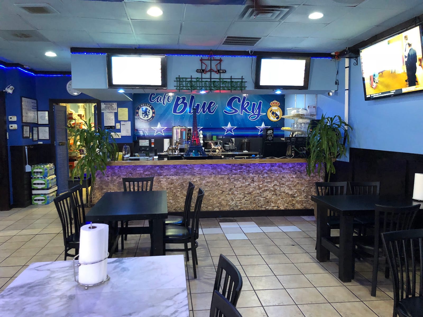 Cafe Blue Sky