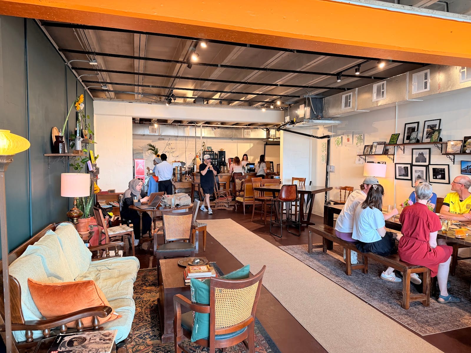Las Brujas Coffee & Grocery