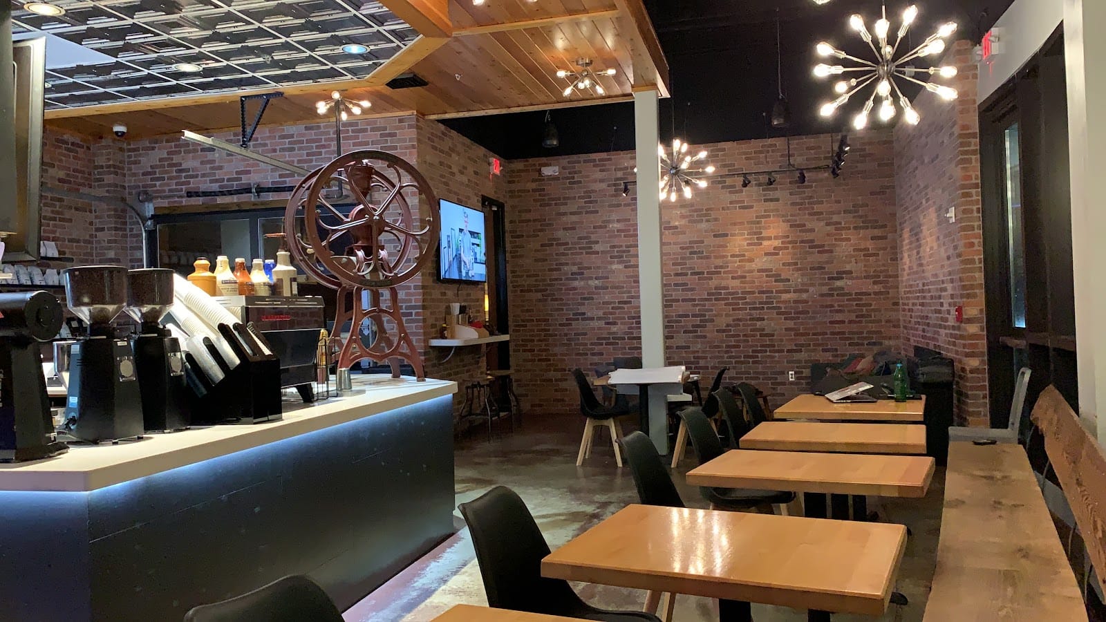 Santos Coffee & Bar Uptown