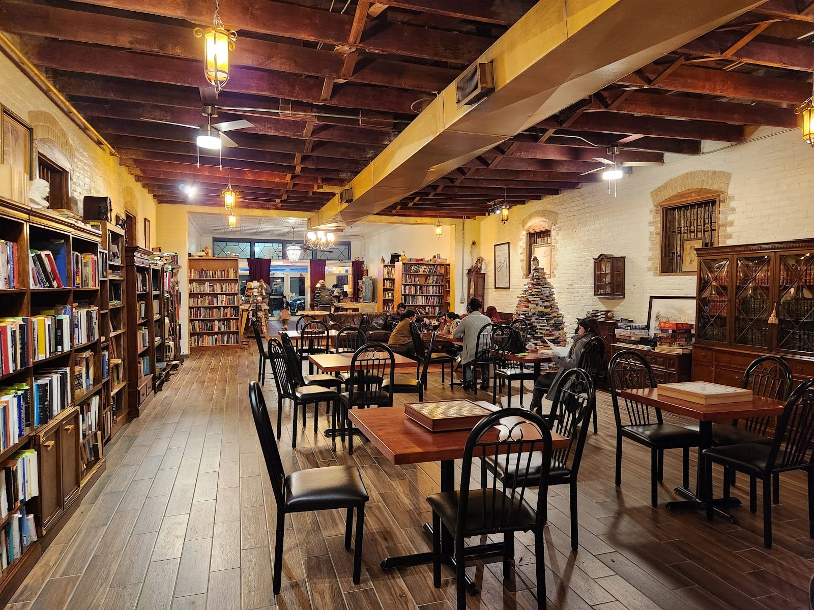 Búho: Books & Coffee
