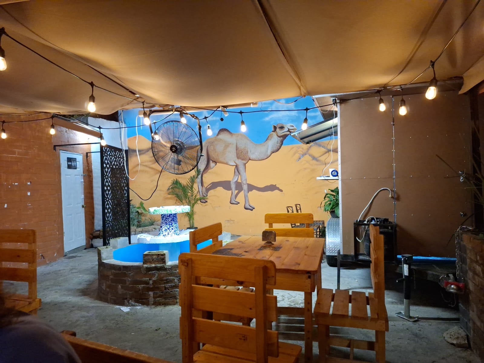 El camello café