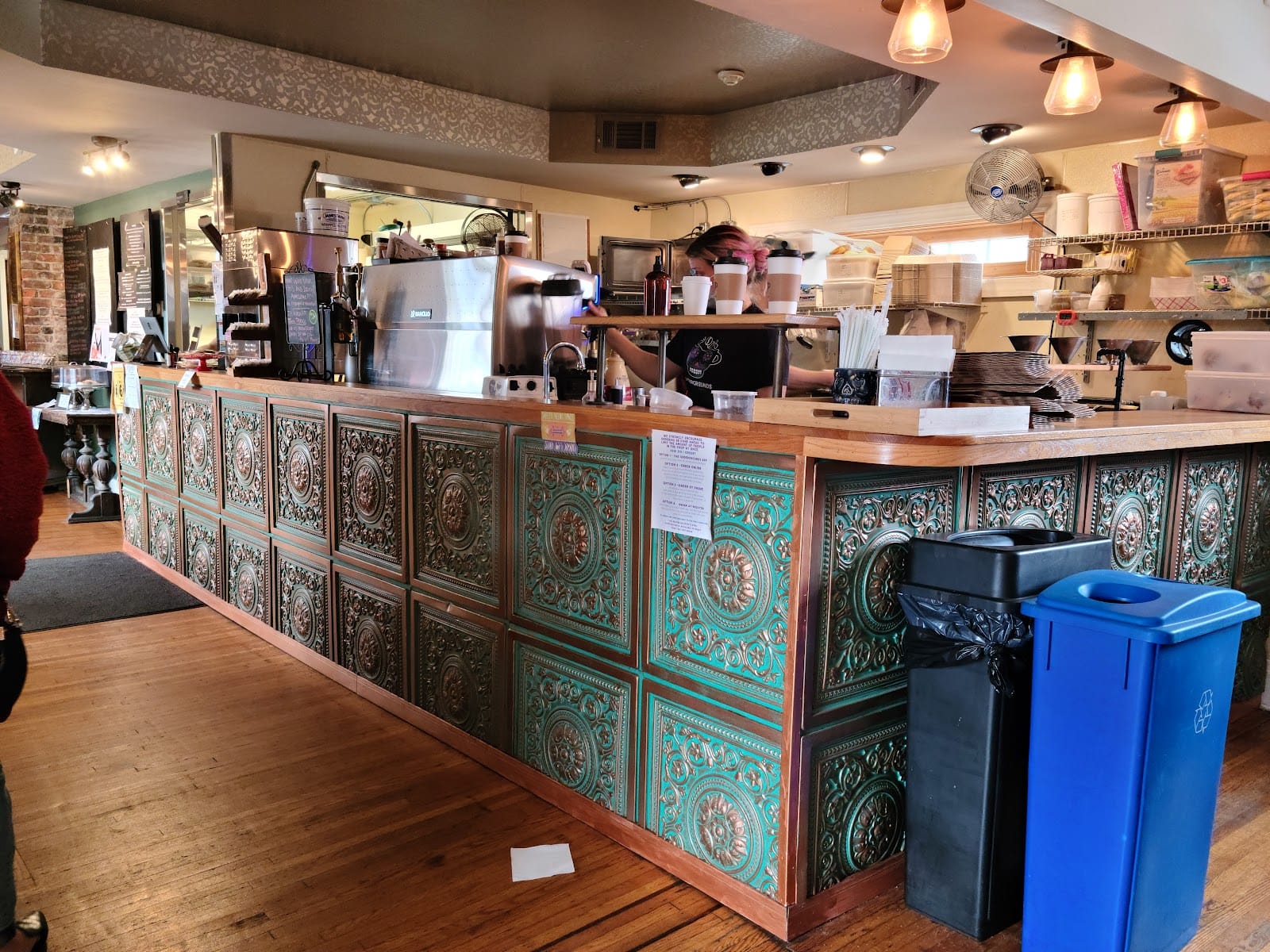Undergrounds Coffee House and Roastery