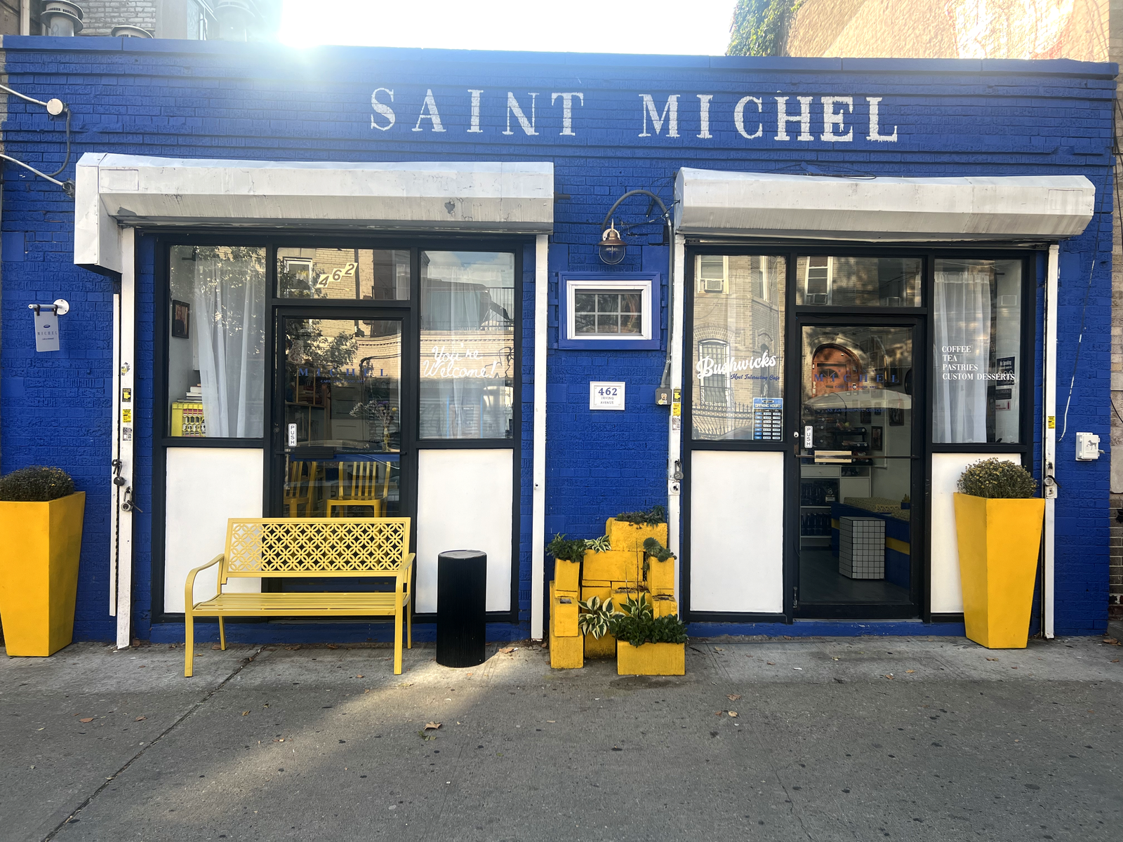 Saint Michel: Cafe and Art photo 3