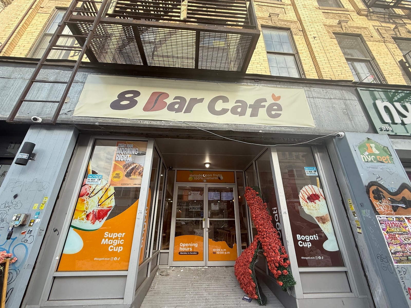 8 bar cafe