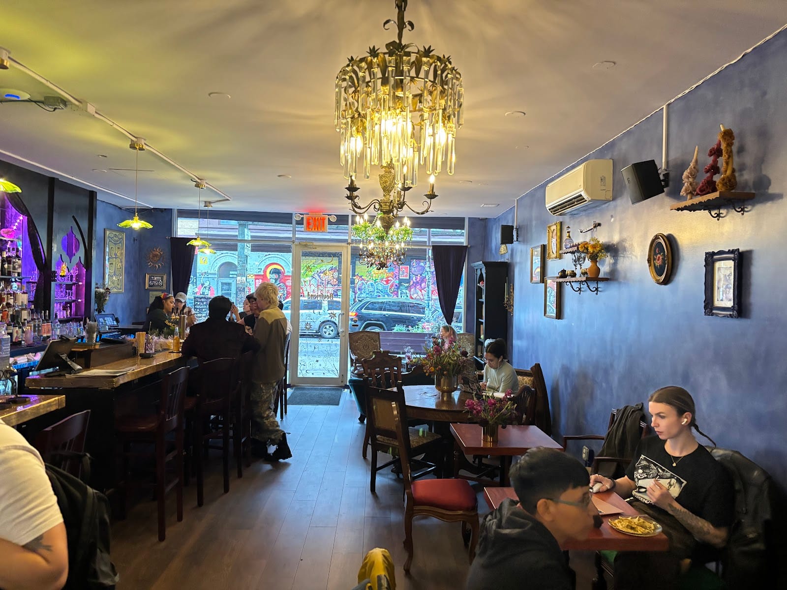 BOYFRIEND co-op café + bar
